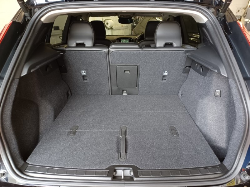 2025 (75) VOLVO XC40 2.0 B4P Ultra Dark 5dr Auto 5357660