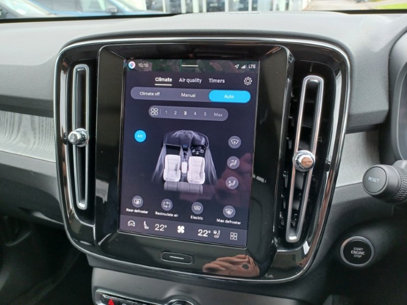 2025 (75) VOLVO XC40 2.0 B4P Ultra Dark 5dr Auto 5387536