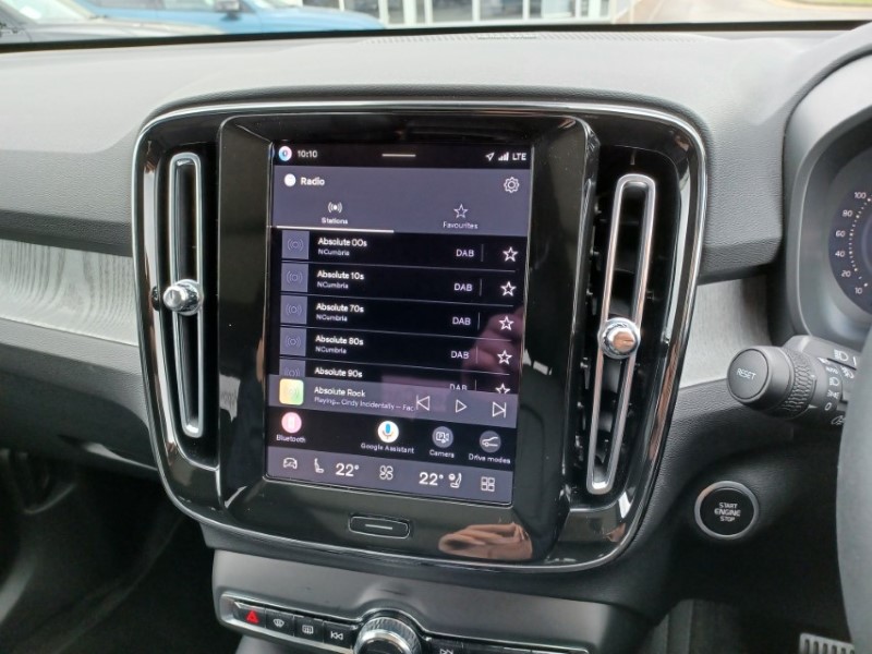 2025 (75) VOLVO XC40 2.0 B4P Ultra Dark 5dr Auto 5387538