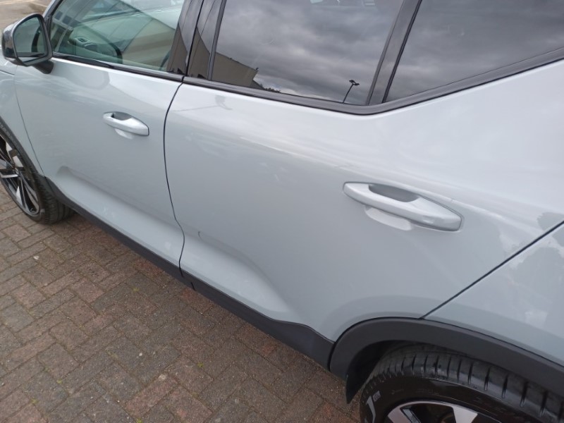 2025 (75) VOLVO XC40 2.0 B4P Ultra Dark 5dr Auto 5387566