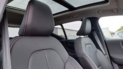 2025 (75) VOLVO XC40 2.0 B4P Ultra Dark 5dr Auto 5387546
