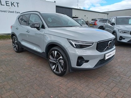 2025 (75) VOLVO XC40 2.0 B4P Ultra Dark 5dr Auto