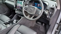 2025 (75) VOLVO XC40 2.0 B4P Ultra Dark 5dr Auto 5387544