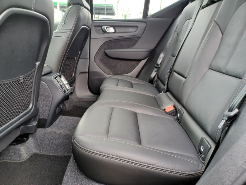 2025 (75) VOLVO XC40 2.0 B4P Ultra Dark 5dr Auto 5387556