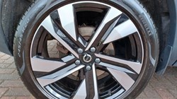 2025 (75) VOLVO XC40 2.0 B4P Ultra Dark 5dr Auto 5387569