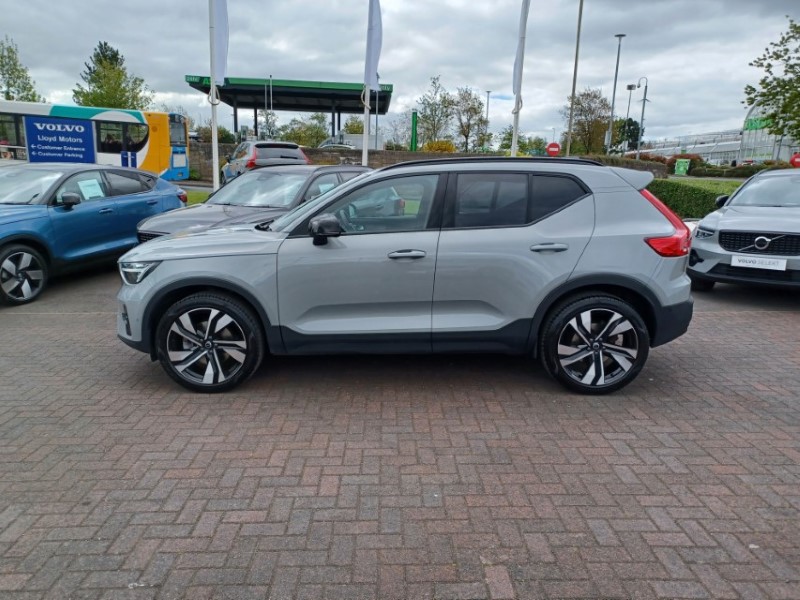 2025 (75) VOLVO XC40 2.0 B4P Ultra Dark 5dr Auto 5387526