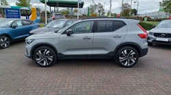 2025 (75) VOLVO XC40 2.0 B4P Ultra Dark 5dr Auto 5387526