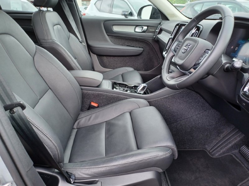 2025 (75) VOLVO XC40 2.0 B4P Ultra Dark 5dr Auto 5387545