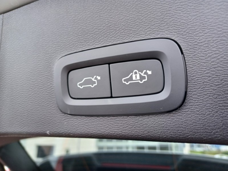 2025 (75) VOLVO XC40 2.0 B4P Ultra Dark 5dr Auto 5387560