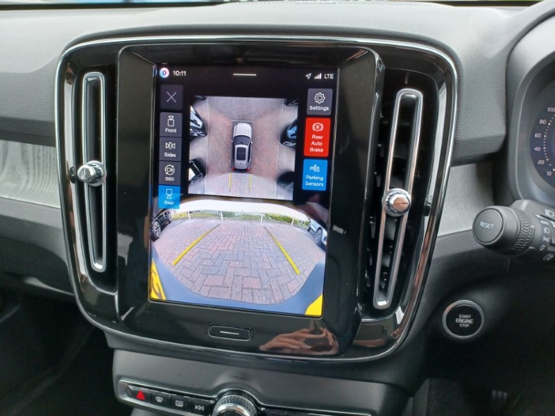 2025 (75) VOLVO XC40 2.0 B4P Ultra Dark 5dr Auto 5387539