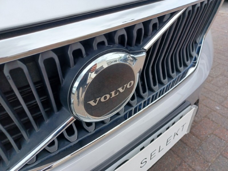 2023 (73) VOLVO XC40 2.0 B3P Core 5dr Auto 5374507