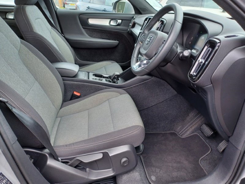 2023 (73) VOLVO XC40 2.0 B3P Core 5dr Auto 5374481