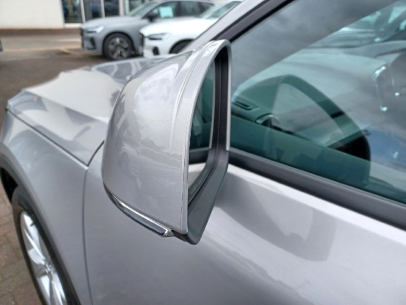 2023 (73) VOLVO XC40 2.0 B3P Core 5dr Auto 5374499