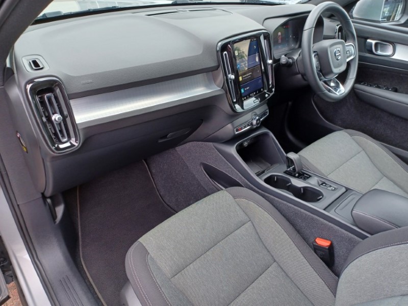 2023 (73) VOLVO XC40 2.0 B3P Core 5dr Auto 5374493
