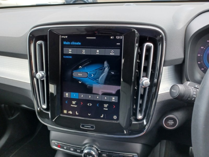 2023 (73) VOLVO XC40 2.0 B3P Core 5dr Auto 5374475