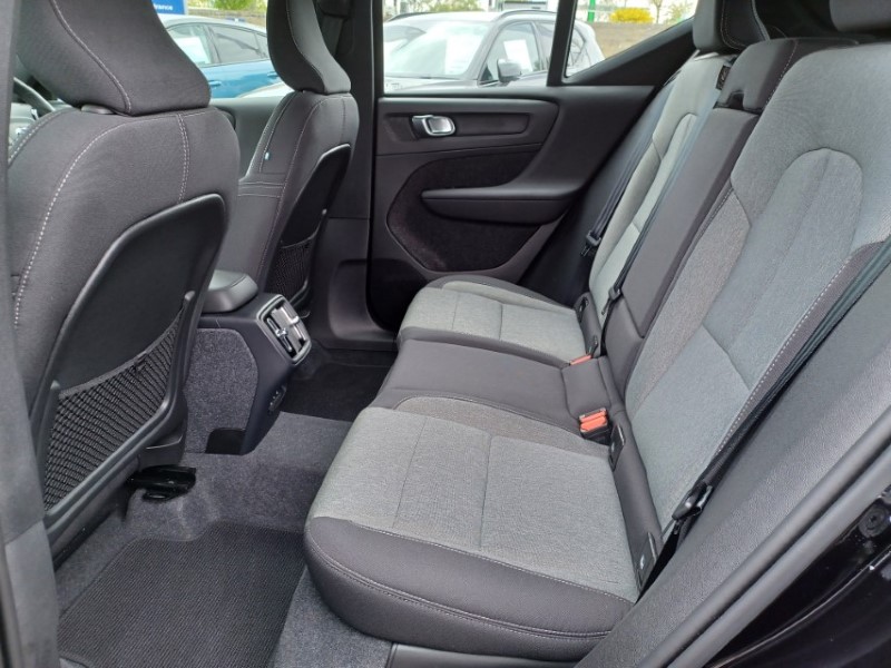 2023 (73) VOLVO XC40 2.0 B3P Plus Dark 5dr Auto 5374038