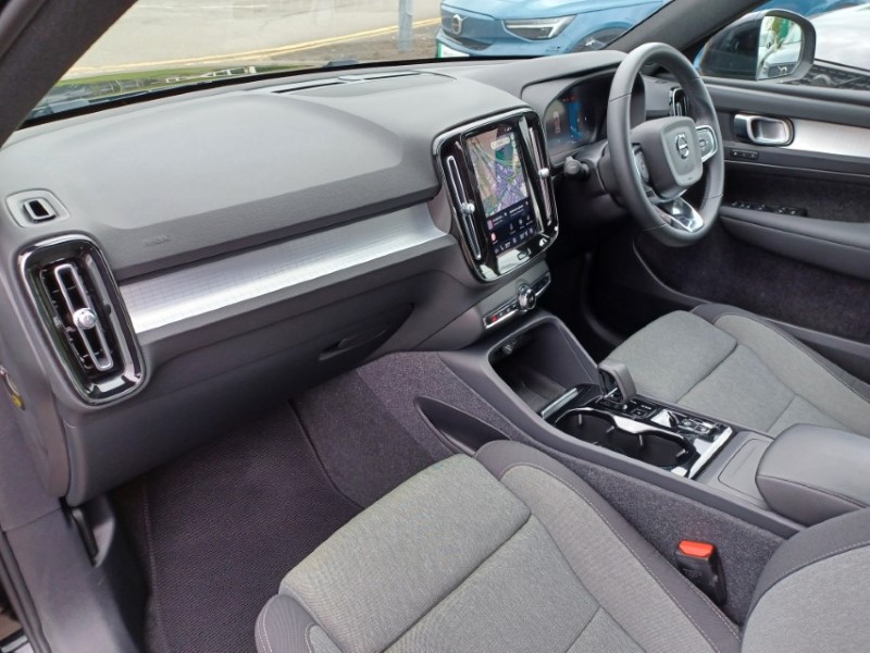 2023 (73) VOLVO XC40 2.0 B3P Plus Dark 5dr Auto 5374036