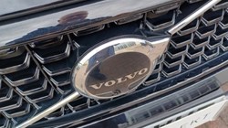 2023 (73) VOLVO XC40 2.0 B3P Plus Dark 5dr Auto 5374053