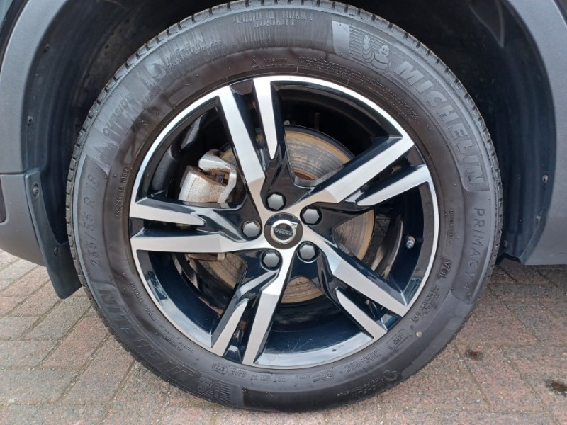 2023 (73) VOLVO XC40 2.0 B3P Plus Dark 5dr Auto 5374044