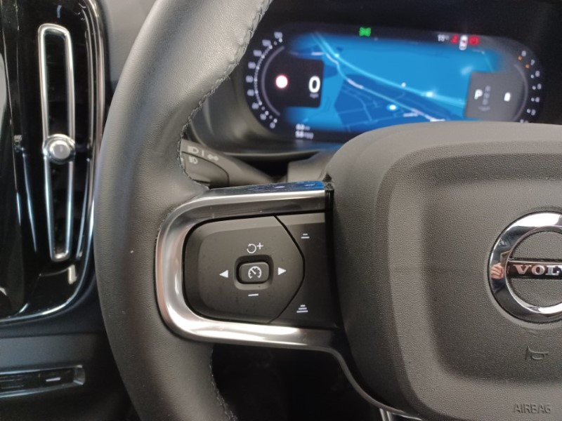 2023 (73) VOLVO XC40 2.0 B3P Plus Dark 5dr Auto 5374007