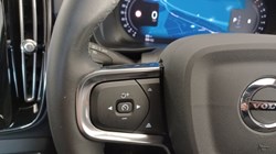 2023 (73) VOLVO XC40 2.0 B3P Plus Dark 5dr Auto 5374007