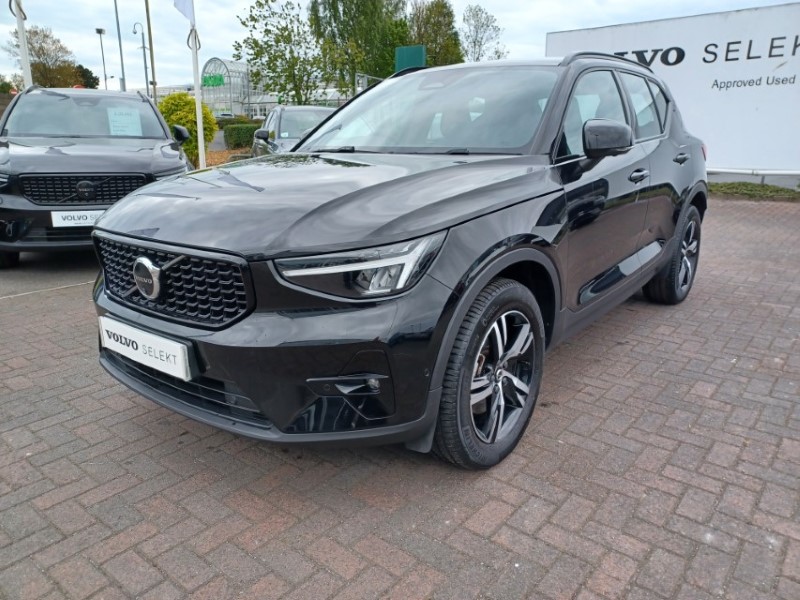 2023 (73) VOLVO XC40 2.0 B3P Plus Dark 5dr Auto 5374000
