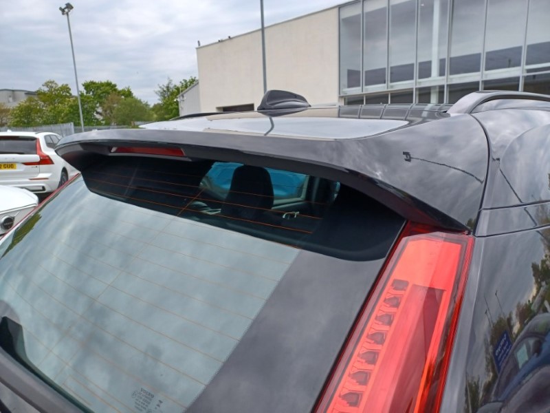 2023 (73) VOLVO XC40 2.0 B3P Plus Dark 5dr Auto 5374055