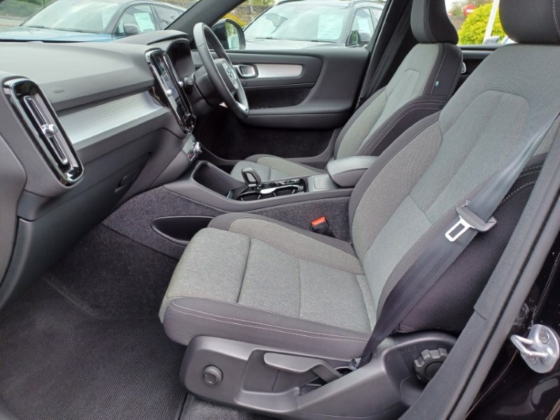 2023 (73) VOLVO XC40 2.0 B3P Plus Dark 5dr Auto 5374033