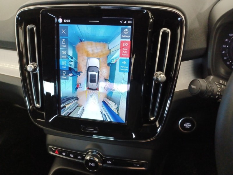 2023 (73) VOLVO XC40 2.0 B3P Plus Dark 5dr Auto 5374015