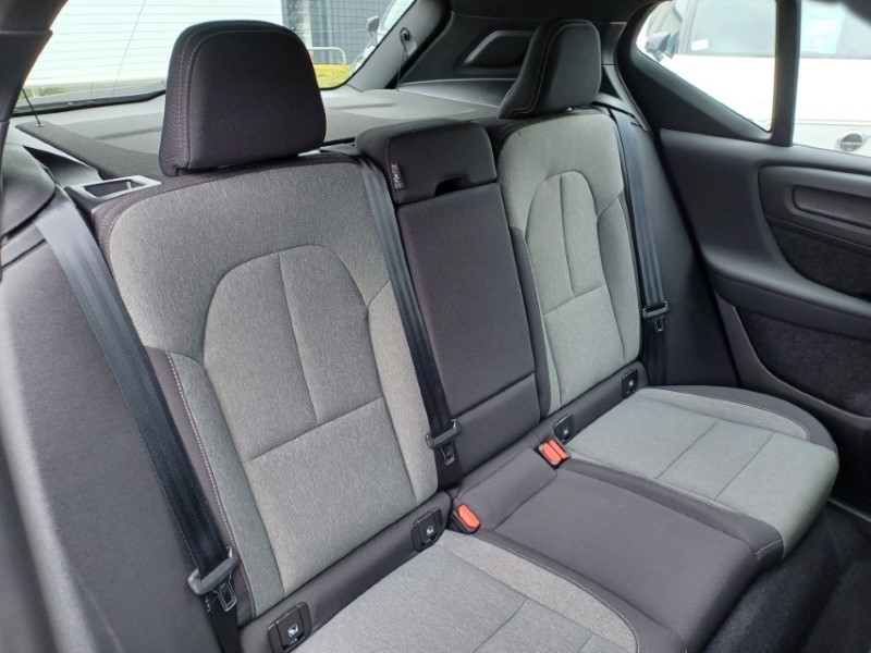 2023 (73) VOLVO XC40 2.0 B3P Plus Dark 5dr Auto 5374032