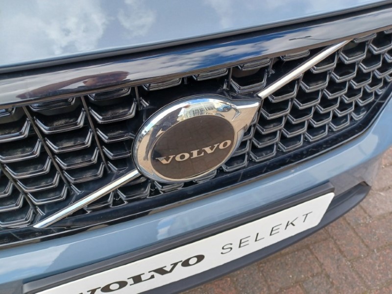 2022 (72) VOLVO XC40 2.0 B3P Plus Dark 5dr Auto 5389456