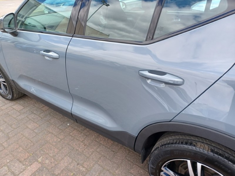 2022 (72) VOLVO XC40 2.0 B3P Plus Dark 5dr Auto 5389399