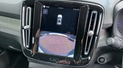 2022 (72) VOLVO XC40 2.0 B3P Plus Dark 5dr Auto 5389365
