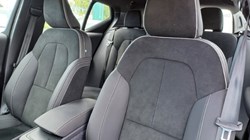 2022 (72) VOLVO XC40 2.0 B3P Plus Dark 5dr Auto 5389390