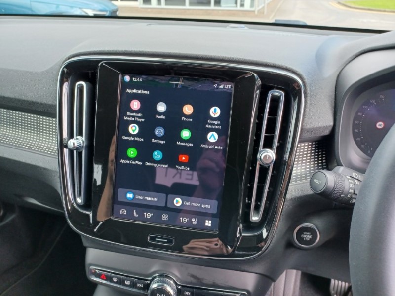 2022 (72) VOLVO XC40 2.0 B3P Plus Dark 5dr Auto 5389361