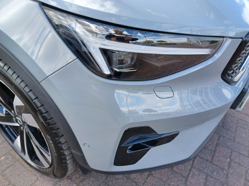 2025 (75) VOLVO XC40 2.0 B4P Ultra Dark 5dr Auto 5392621