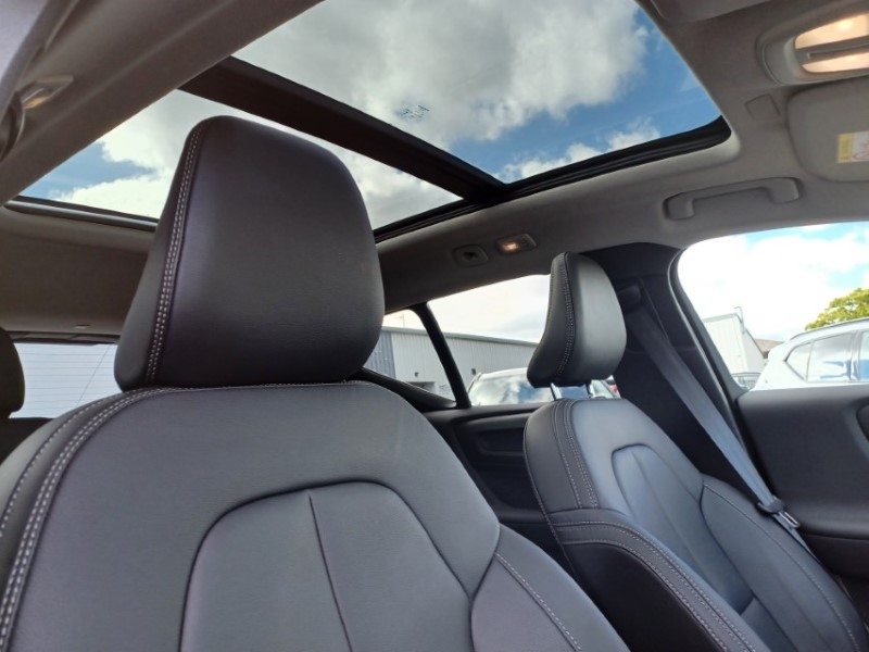 2025 (75) VOLVO XC40 2.0 B4P Ultra Dark 5dr Auto 5392596