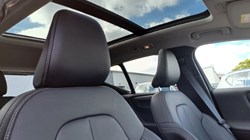 2025 (75) VOLVO XC40 2.0 B4P Ultra Dark 5dr Auto 5392596