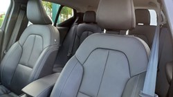 2025 (75) VOLVO XC40 2.0 B4P Ultra Dark 5dr Auto 5392607