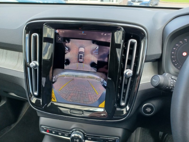 2025 (75) VOLVO XC40 2.0 B4P Ultra Dark 5dr Auto 5392587