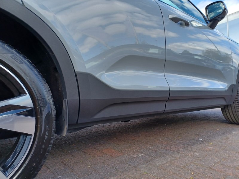 2025 (75) VOLVO XC40 2.0 B4P Ultra Dark 5dr Auto 5392620