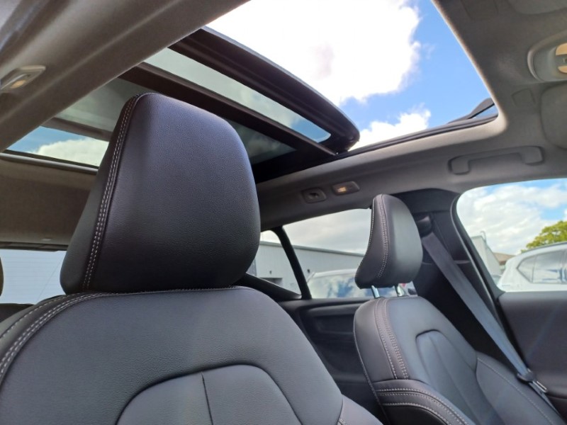 2025 (75) VOLVO XC40 2.0 B4P Ultra Dark 5dr Auto 5392597