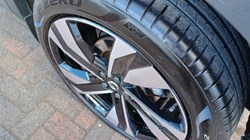 2025 (75) VOLVO XC40 2.0 B4P Ultra Dark 5dr Auto 5392611