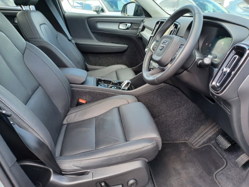 2025 (75) VOLVO XC40 2.0 B4P Ultra Dark 5dr Auto 5392594