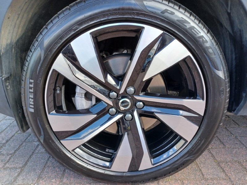 2025 (75) VOLVO XC40 2.0 B4P Ultra Dark 5dr Auto 5392612
