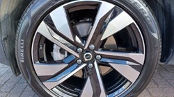 2025 (75) VOLVO XC40 2.0 B4P Ultra Dark 5dr Auto 5392612