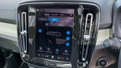 2025 (75) VOLVO XC40 2.0 B4P Ultra Dark 5dr Auto 5392581