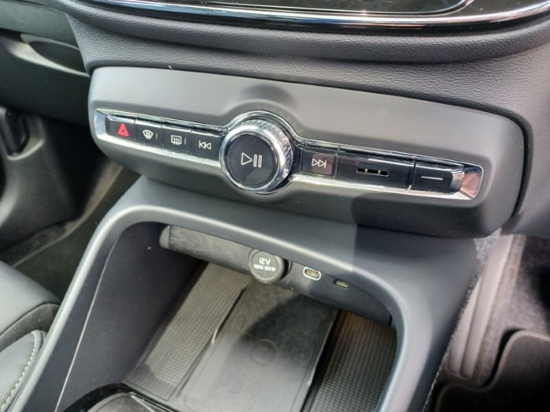 2025 (75) VOLVO XC40 2.0 B4P Ultra Dark 5dr Auto 5392585