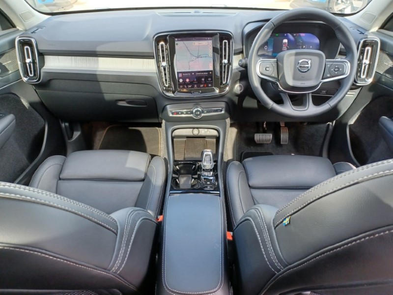 2025 (75) VOLVO XC40 2.0 B4P Ultra Dark 5dr Auto 5392602