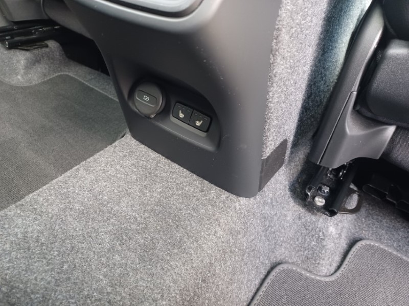 2025 (75) VOLVO XC40 2.0 B4P Ultra Dark 5dr Auto 5392599